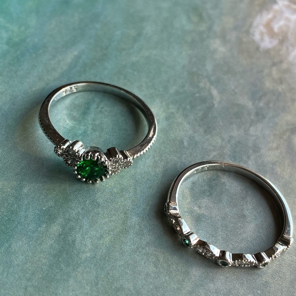 Silver double ring with green stones ✨💚💚 - Picture 6 of 10